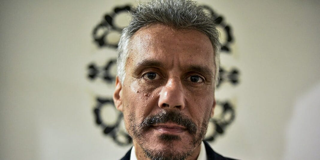 Rachid Nekkaz, homme politique algérien, en liberté après sa sortie de prison.
