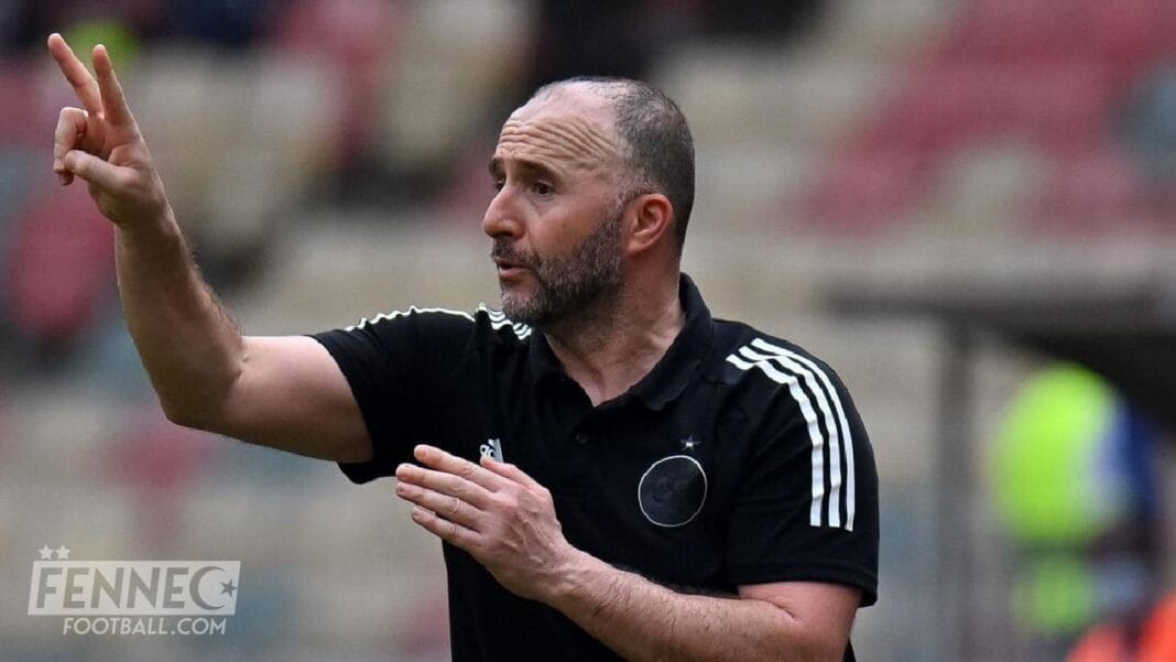 Djamel Belmadi, entraîneur de l'équipe d'Algérie, donne des instructions sur le terrain.