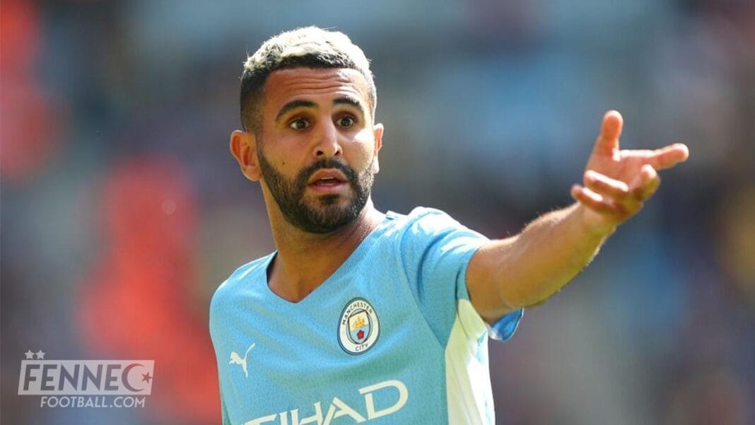 Riyad Mahrez lors d'un match de football avec Manchester City.