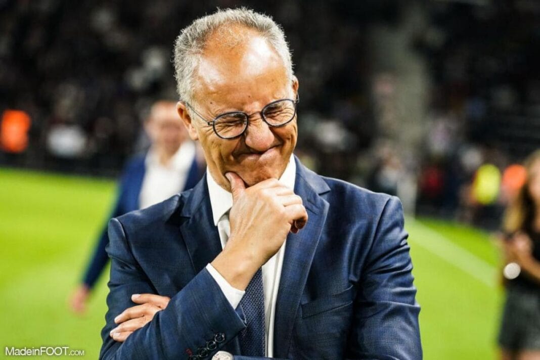 Le président du SCO Angers, Saïd Chabane, cuisine un gigantesque projet pour la Kabylie Saïd Chabane souriant lors d'un événement sportif en extérieur.