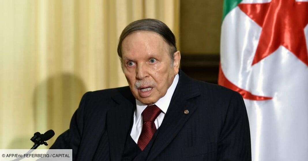 Algérie : Deux Ex ministres de Bouteflika accusés d’avoir dilapidé plus de 300 milliards Ancien président algérien Abdelaziz Bouteflika en conférence.