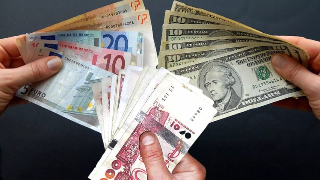 Voici le taux de change du dinar à la Banque d’Algérie et au marché noir ce 3 mai Échange de devises avec euros et dollars en main.