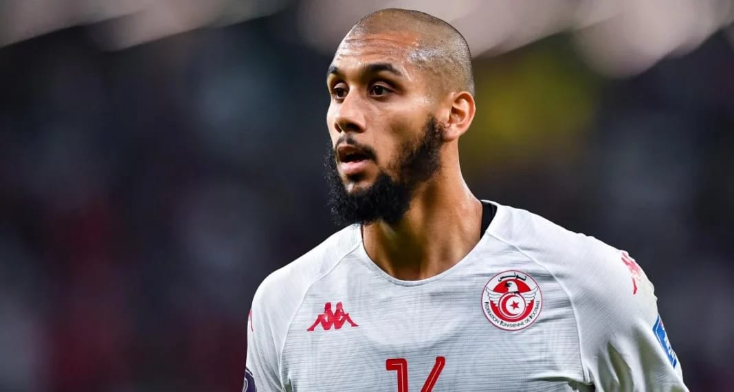 Aïssa Laïdouni justifie son choix sur la Tunisie au détriment de l’Algérie Aïssa Laïdouni portant le maillot de la Tunisie lors d'un match.