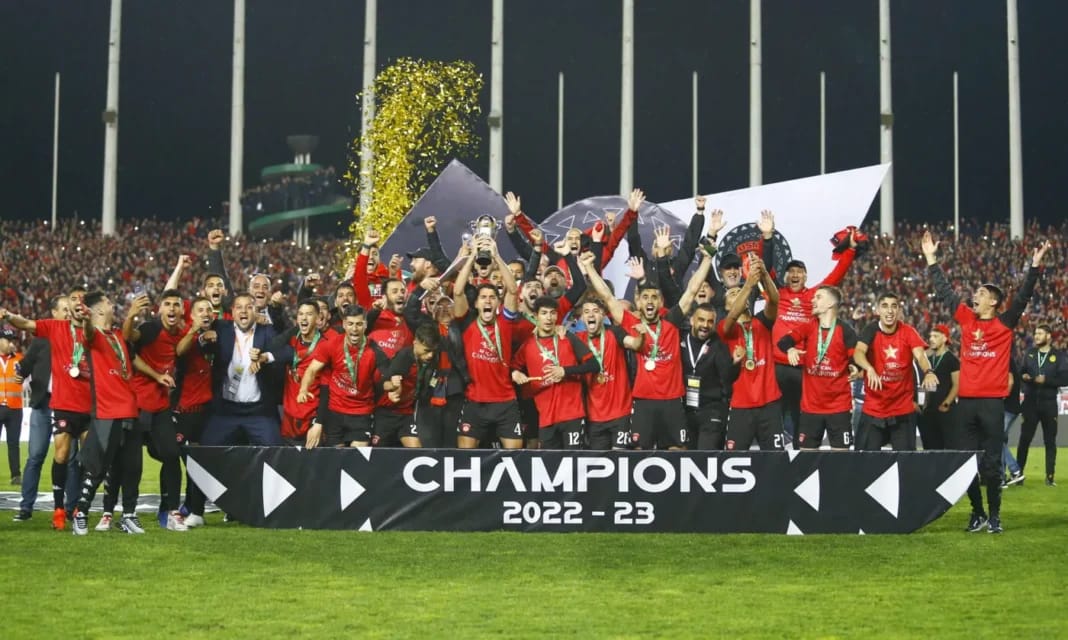 L’USM Alger célèbre sa victoire en Supercoupe d’Afrique 2023.