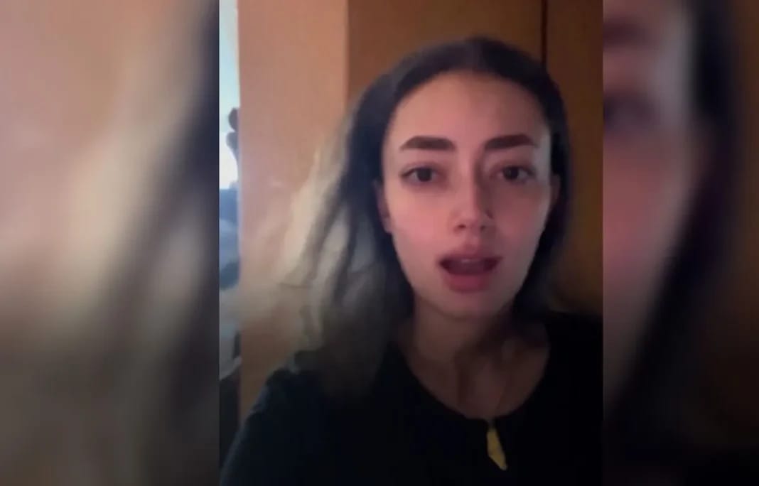 Journaliste palestinienne témoignant dans une vidéo.