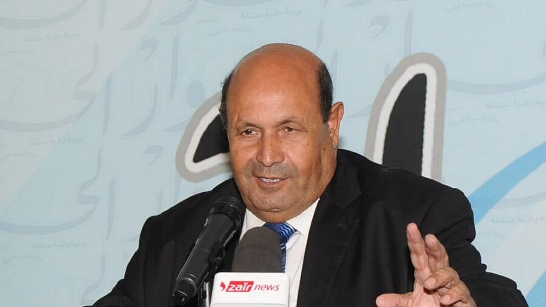 Algérie : Lourde peine requise contre le journaliste et chroniqueur Saad Bouakba Journaliste Saad Bouakba en conférence à Alger.