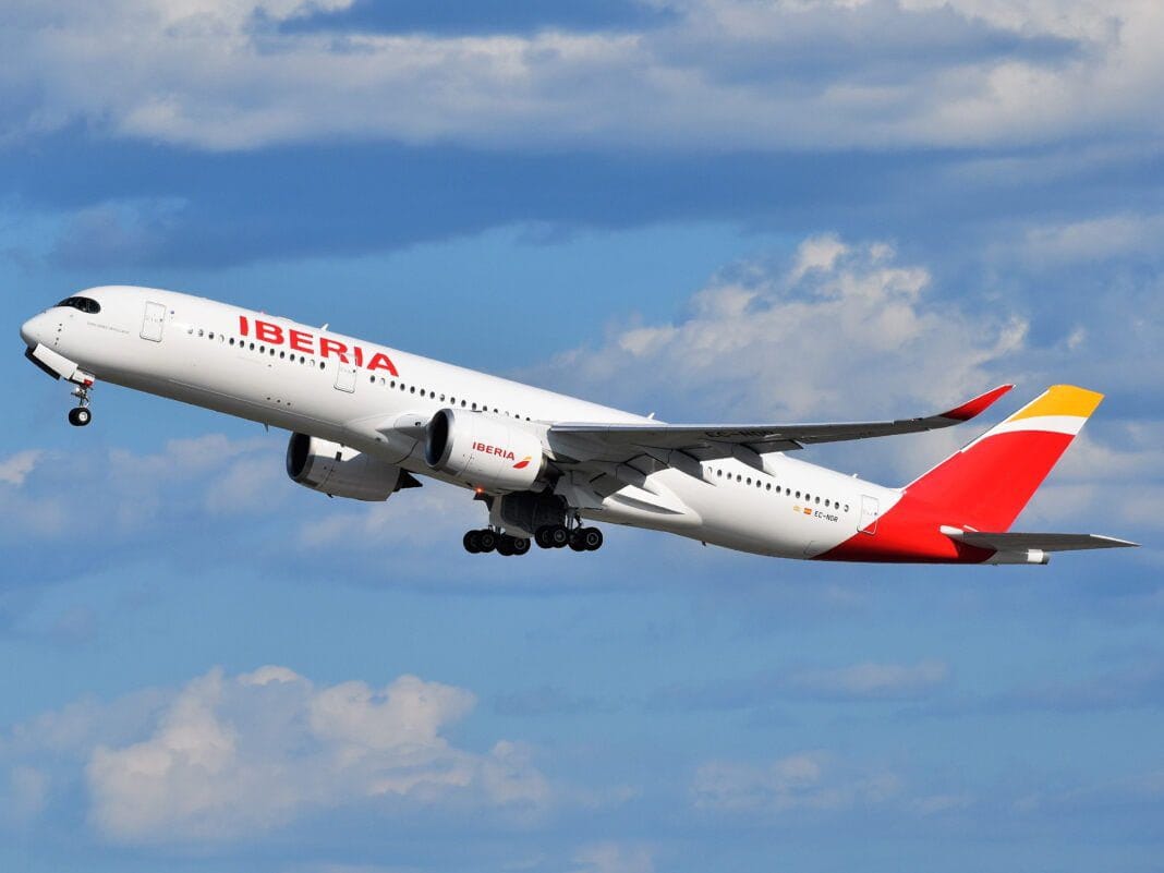 Avion Iberia en vol vers New York lors du Black Friday.