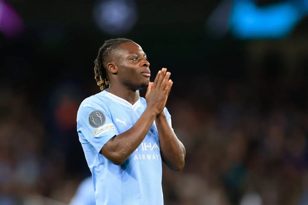 Jeremy Doku, joueur de Manchester City, lors d'un match important.