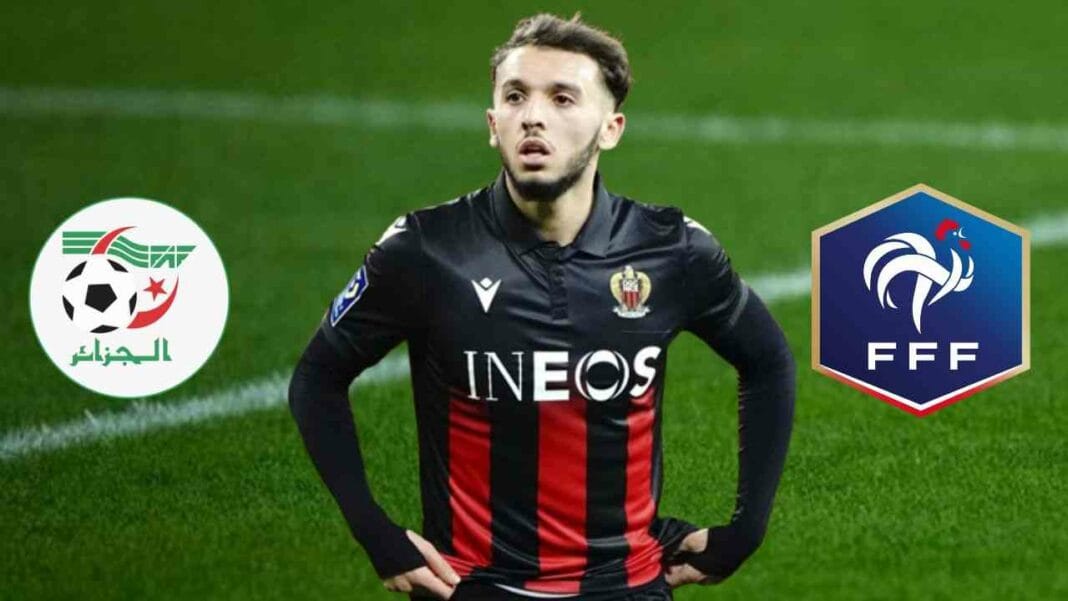 Amine Gouiri portant le maillot de l'équipe d'Algérie.