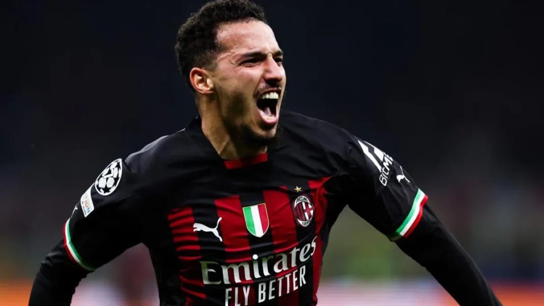 Ligue Europa : Ismaël Bennacer passe, Amine Gouiri sort de la compétition Joueur de football en action, célébrant une victoire.