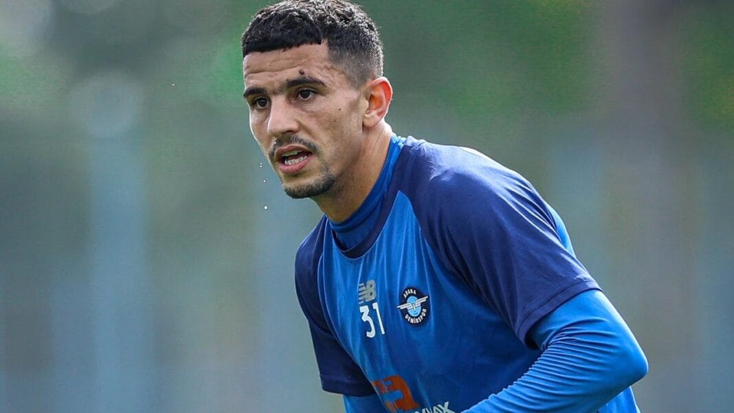 Youcef Atal en action lors d'un match avec l'Adana Demirspor.