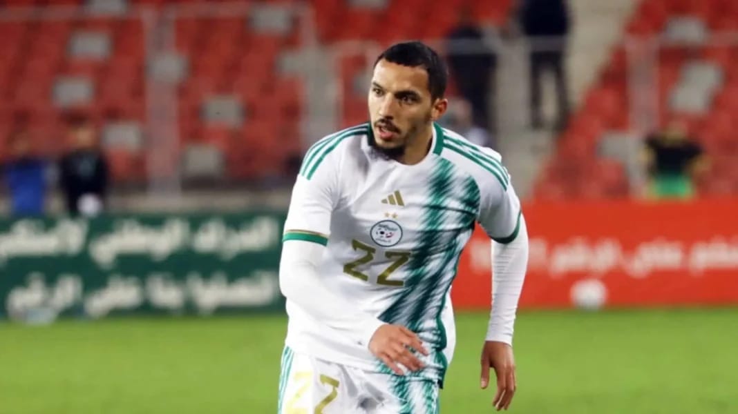 « Le jeûne m’a permis de… »,Ismael Bennacer Ismael Bennacer joueur de football en action sur le terrain.