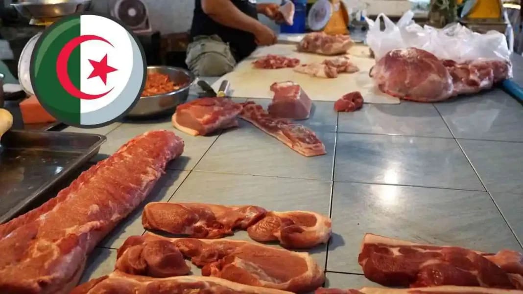 Hausse du coût de la viande rouge en Algérie : voici la raison Viande rouge fraîche prête à être vendue dans un marché algérien.