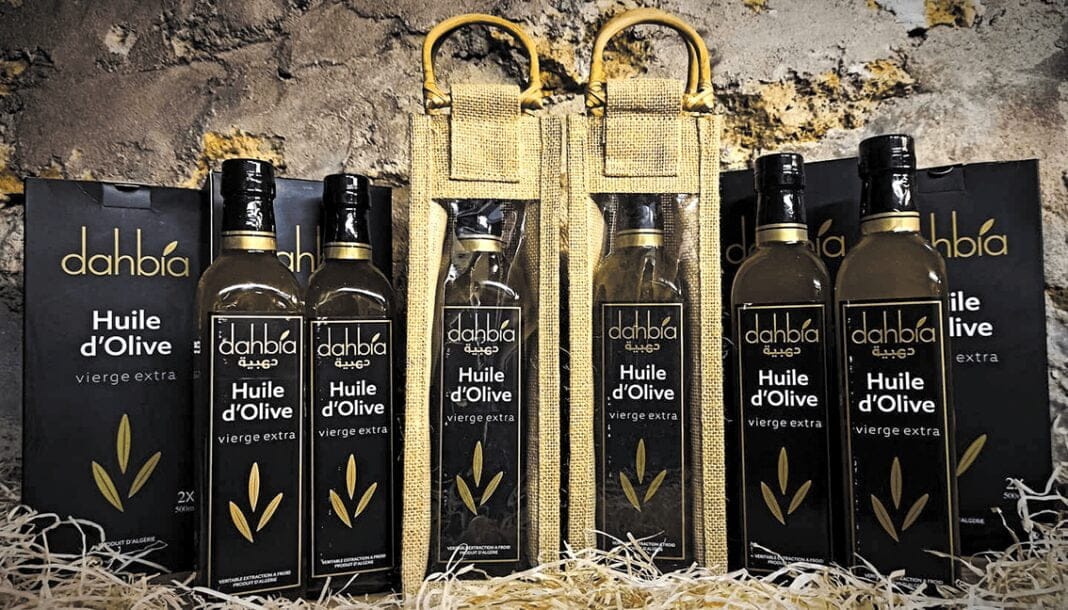 Bouteilles d'huile d'olive Dahbia Golden avec packaging élégant.
