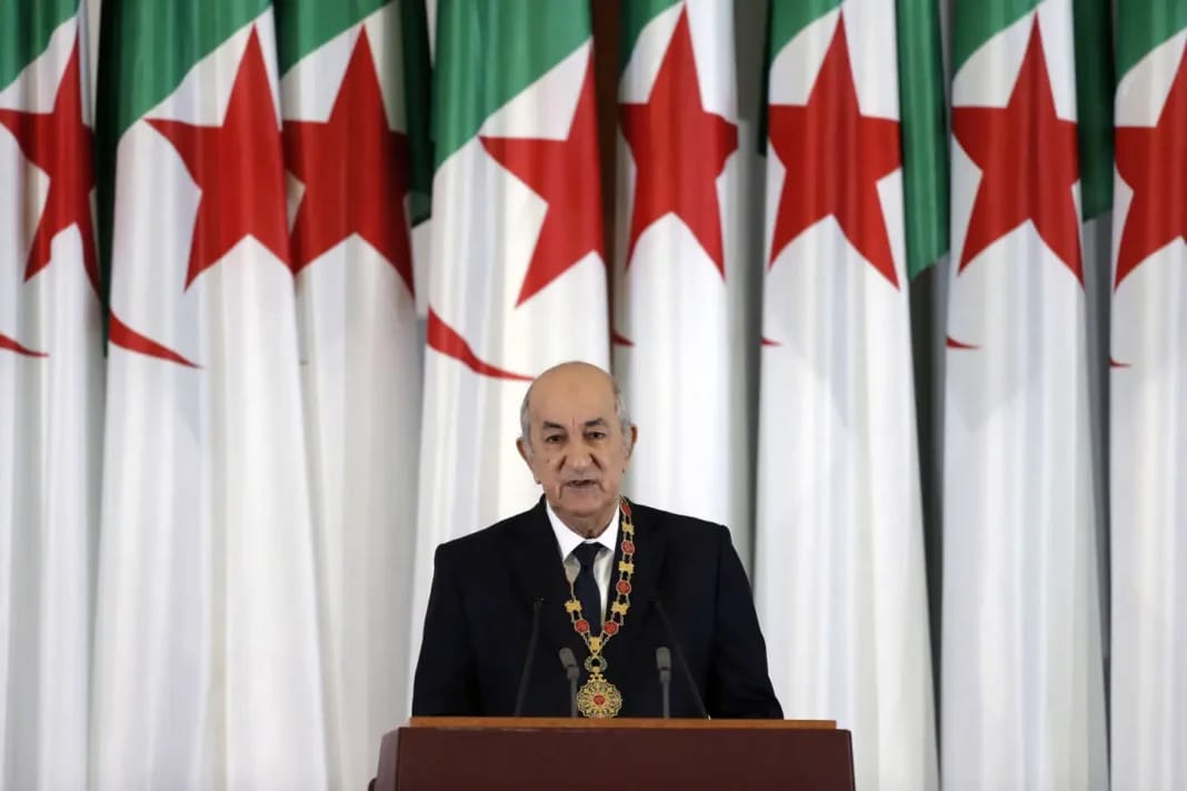 Soutien à Abdelmadjid Tebboune : la JS Kabylie envoie un message plein de bonnes vibrations au Chef d’État algérien Président Abdelmadjid Tebboune lors d'un discours officiel en Algérie.