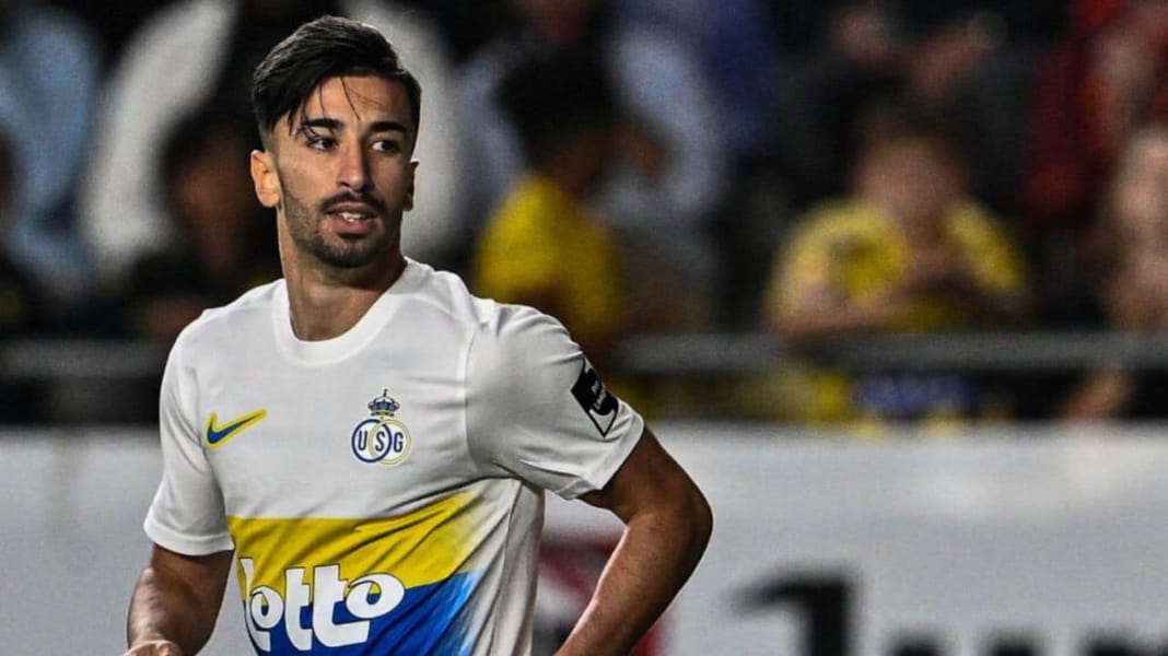 Footballeur Mohamed Amine Amoura lors d'un match en Bundesliga.