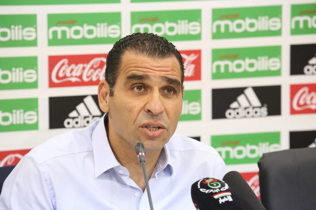 Corruption à la FAF : Kheireddine Zetchi placé sous mandat de dépôt Kheireddine Zetchi en conférence de presse sur la corruption à la FAF.