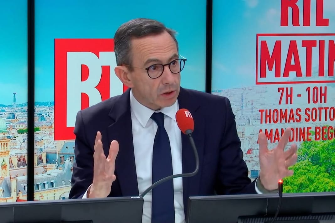 Crise France-Algérie : le ministre Jean-Noël Barrot joue l’apaisement, Retailleau envenime la tension Bruno Retailleau ciblé après un geste controversé anti-islam