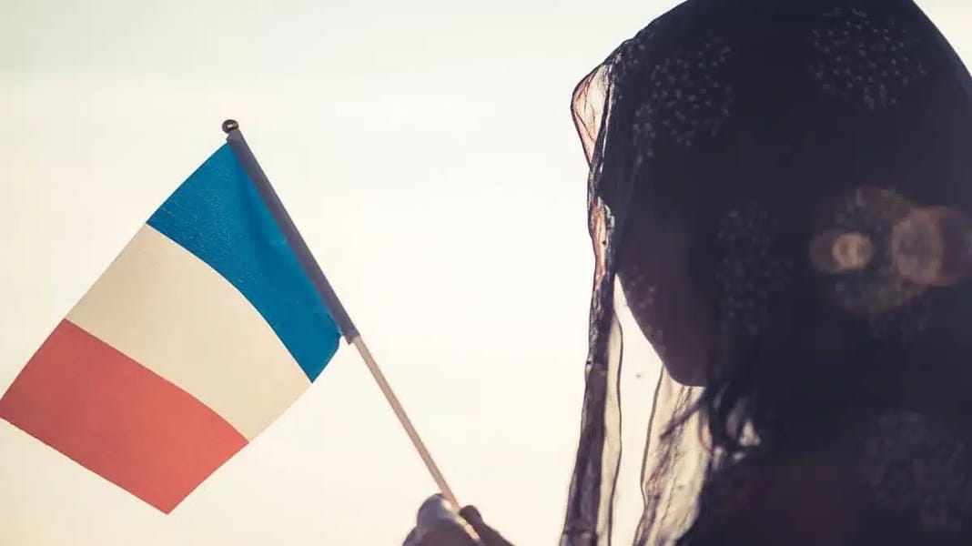 Portugal : voile intégral interdit, ce qui change vraiment Le dérapage de Chalençon sur les femmes voilées en Algérie