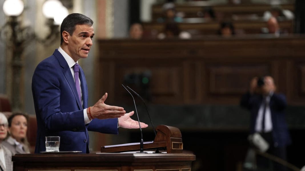 Sahara occidental : ce que cache ce marchandage politique Homme politique parlant lors d'une session parlementaire en Espagne.