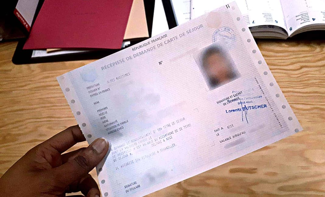 Titre de séjour en attente pour étudiant étranger à Marseille.