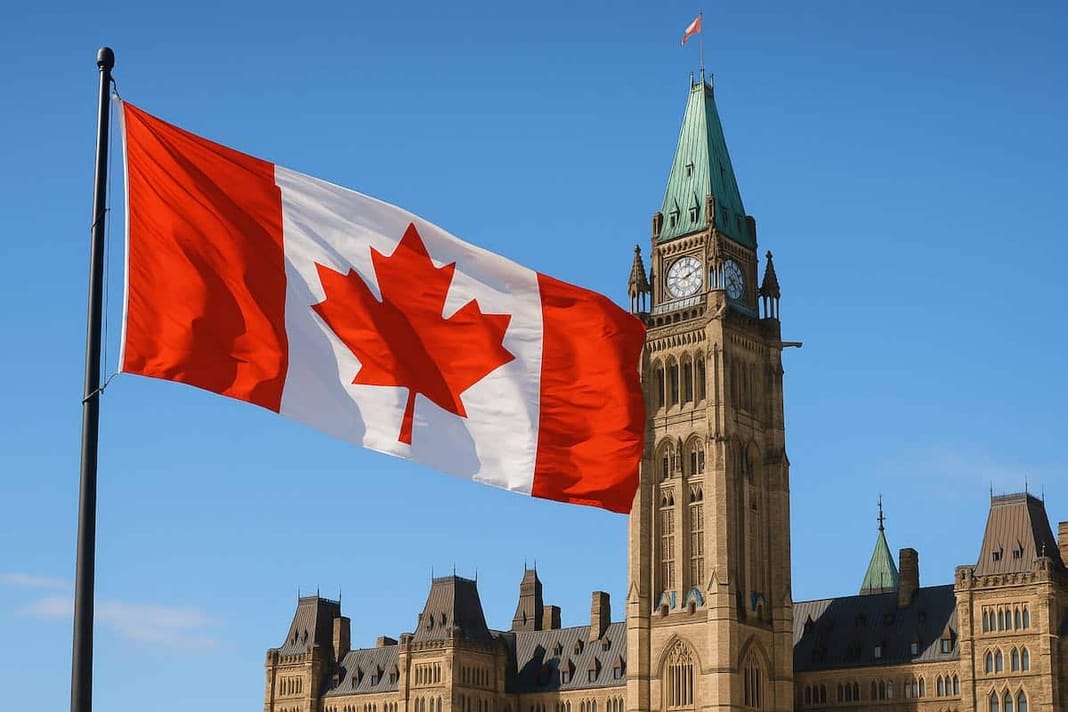 Frais de résidence permanente au Canada : hausse dès avril 2026 ! Drapeau du Canada flottant devant le Parlement d'Ottawa.