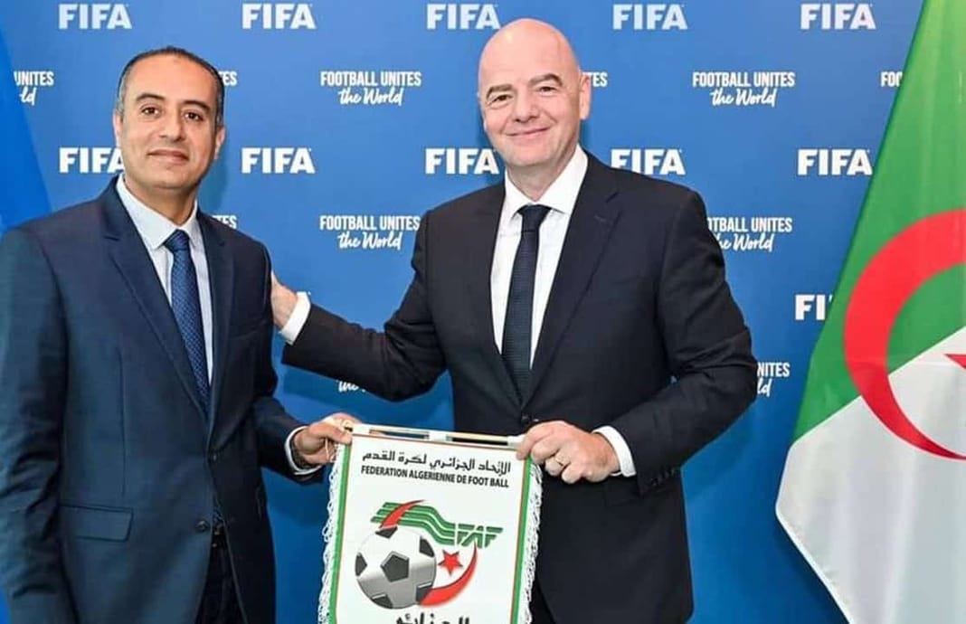 Infantino lâché en Europe : l’Afrique reste-t-elle son dernier appui Gianni Infantino avec le président de la FAF en Algérie.