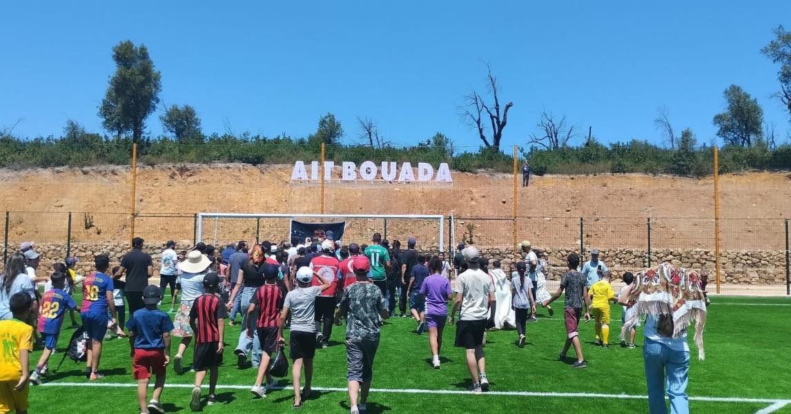 Yacine Brahimi choque l’Algérie : il offre un stade à un petit village de Kabylie !