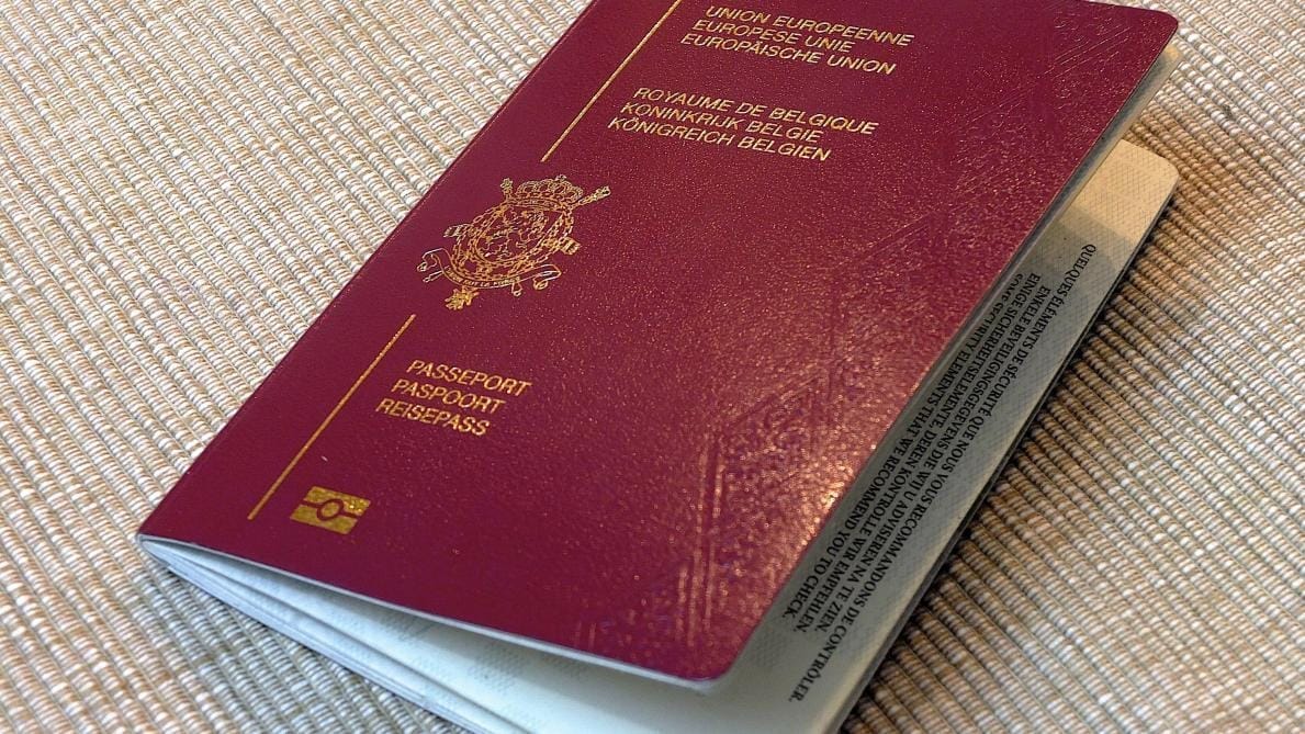 Titres de séjour : la Belgique et l'Allemagne resserrent les mailles
