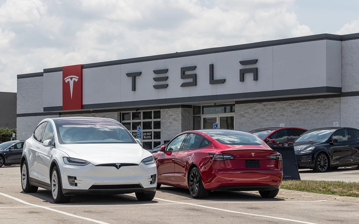 Tesla rappelle 2 millions de véhicules pour un défaut de sécurité