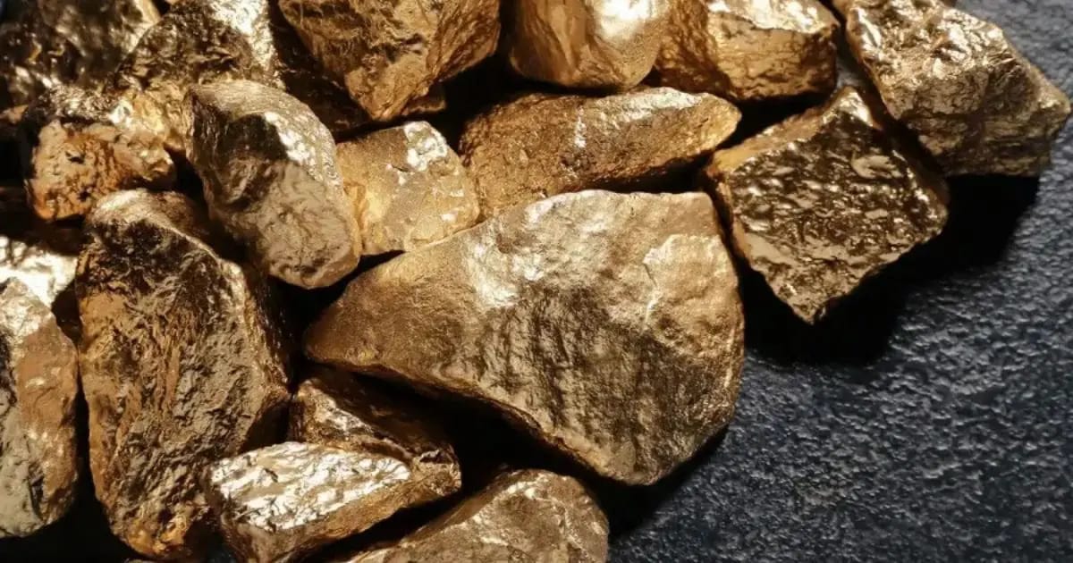 Découverte exceptionnelle dans le Sahara algérien : un minéral ancestral pourrait révéler d’importants gisements d’or