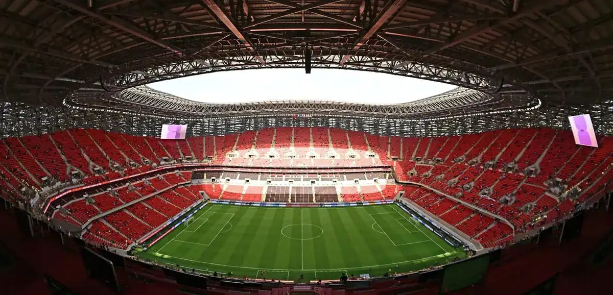 Stade vide au Maroc, prêt pour le CAN 2025.