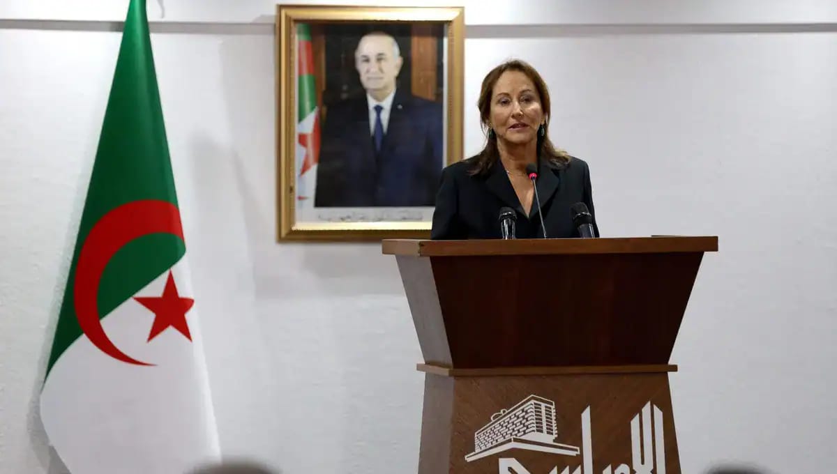 Ségolène Royal parlant lors d'une conférence en Algérie.