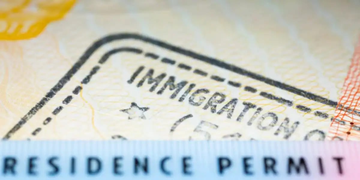 Permis de séjour britannique avec mention d'immigration.