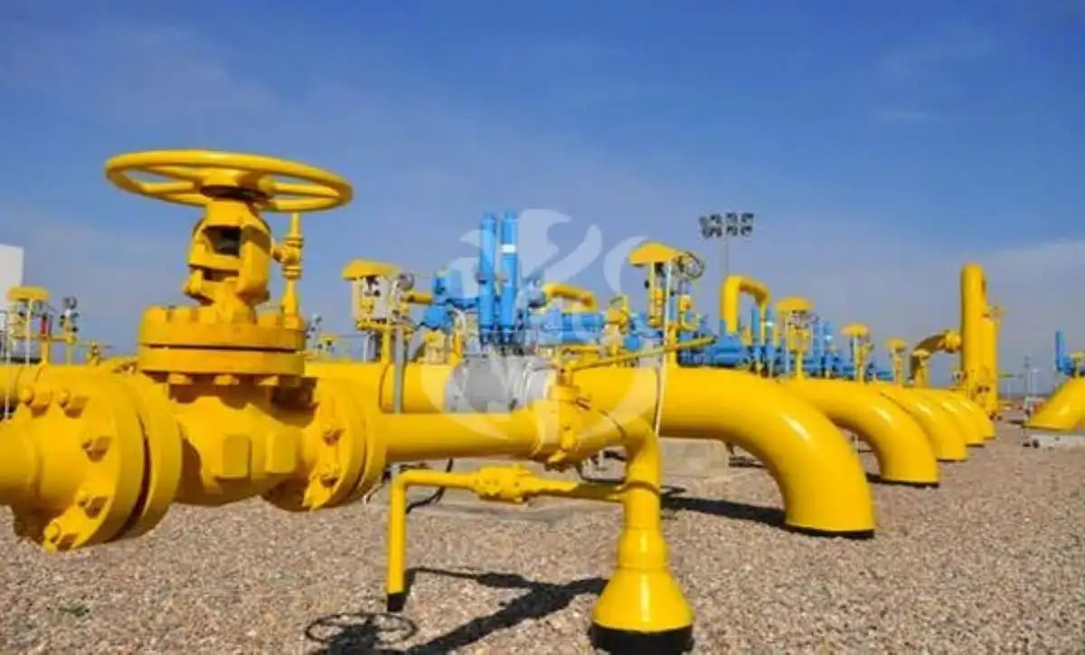 Réseau de pipelines de gaz naturel en Algérie avec valves et équipements.