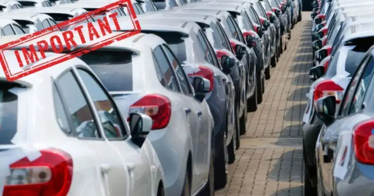 Ligne de voitures prêtes pour l'importation selon nouvelles directives.