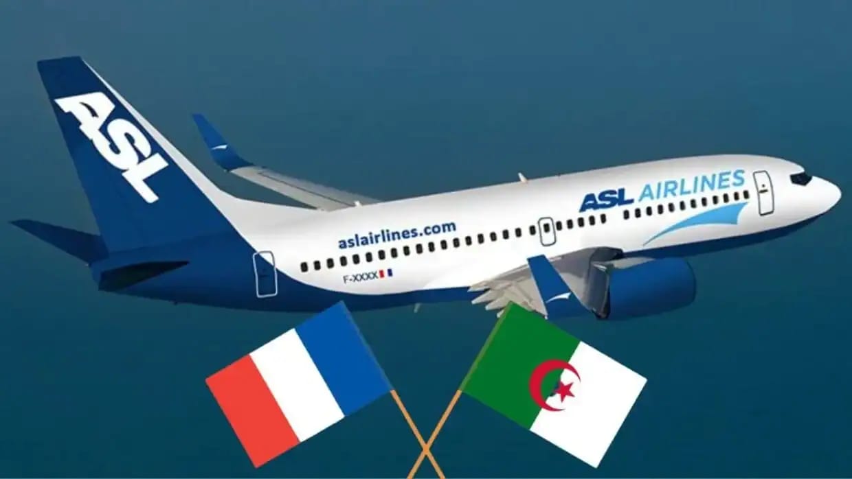 Avion ASL Airlines avec drapeaux de la France et de l'Algérie.