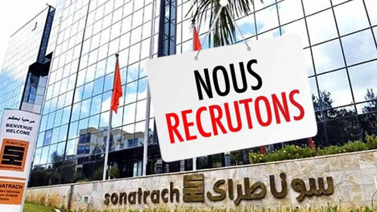 Panneau 'Nous recrutons' devant le siège de Sonatrach en Algérie.