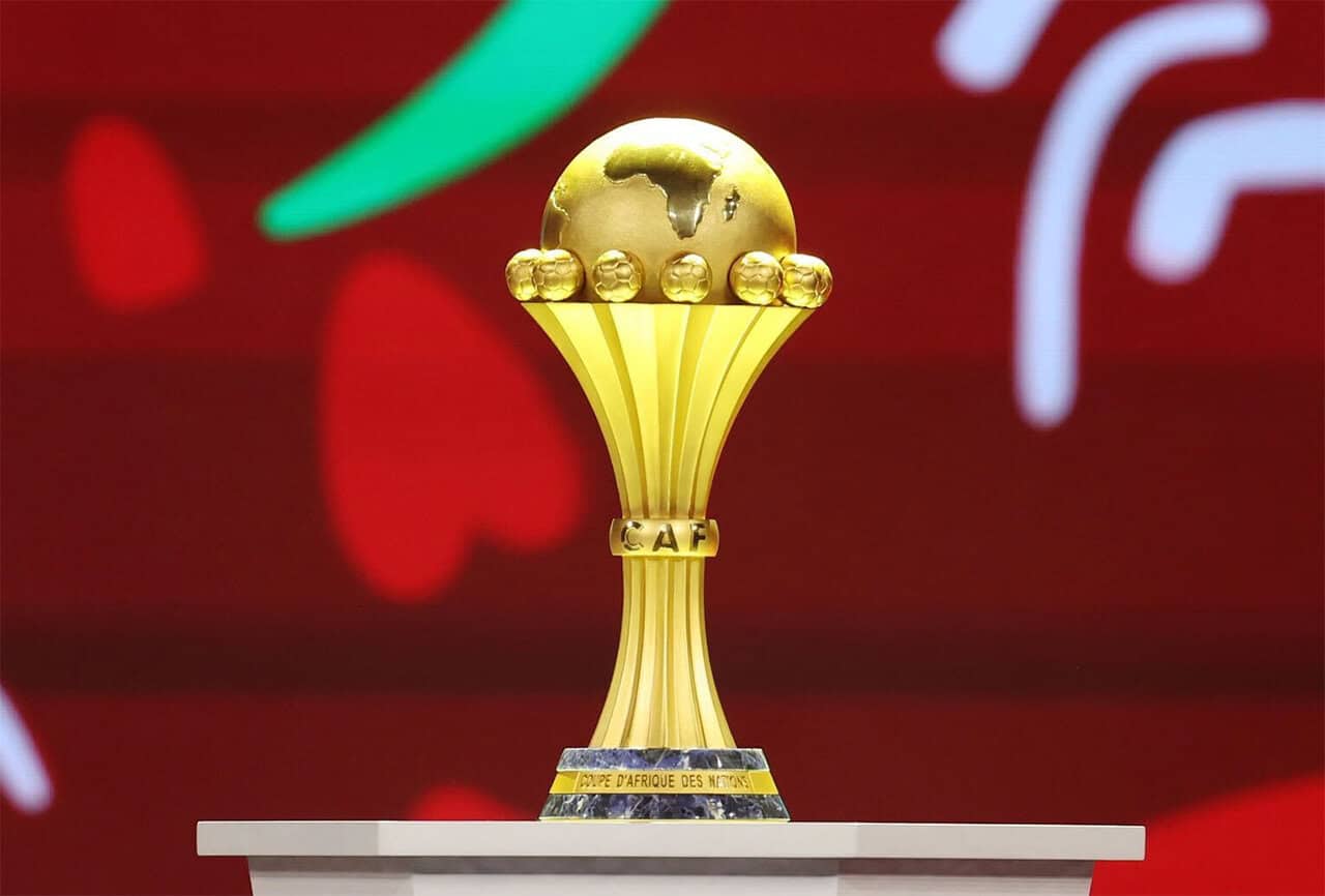 Trophée de la Coupe d'Afrique des Nations 2025 en or.