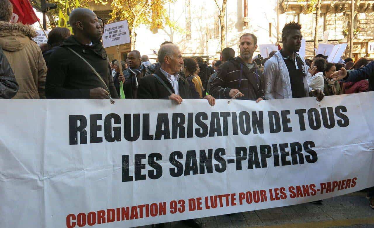 Manifestation en faveur de la régularisation des sans-papiers en France.