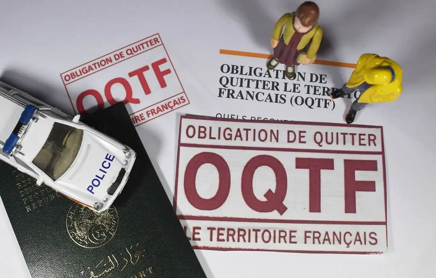 Procédures d'expulsion et documents officiels pour OQTF.