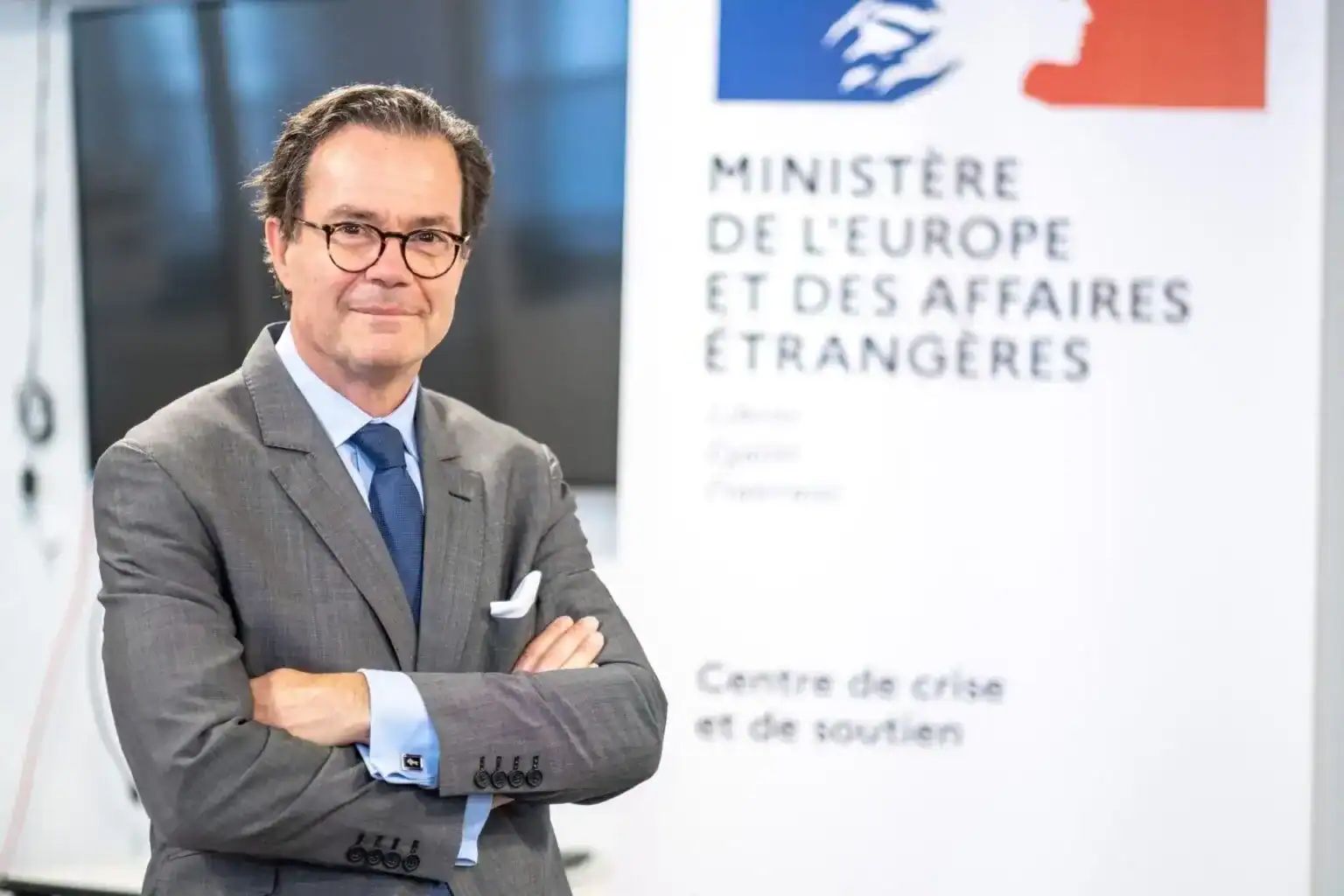 Ambassadeur Romatet lors d'une réunion à Bruxelles.
