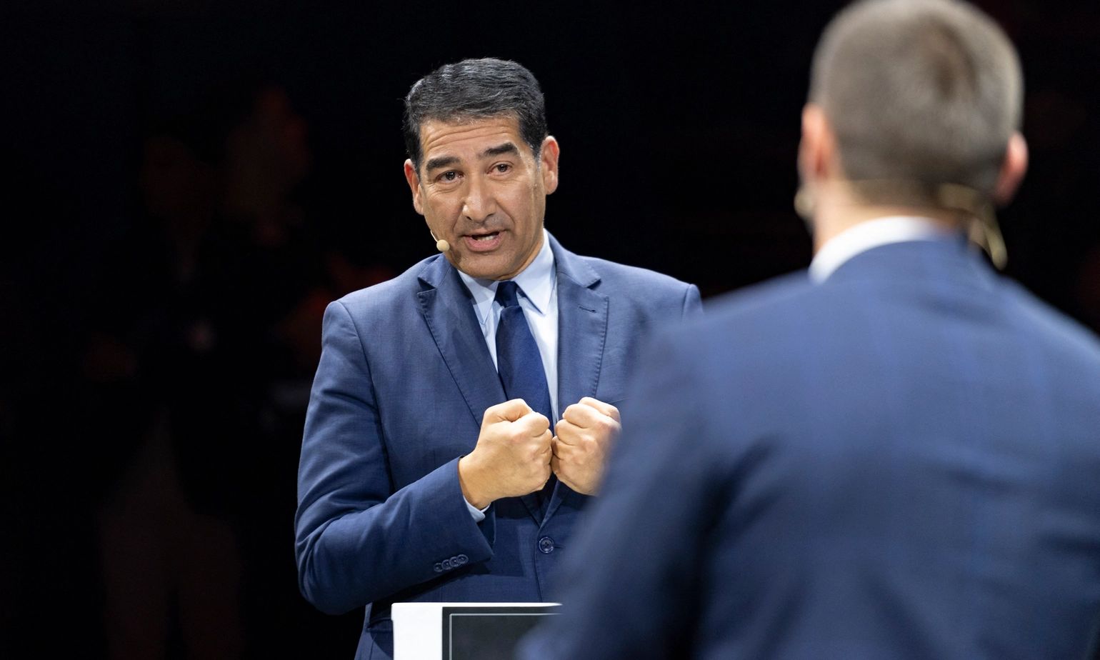 Maghrébins de France : l'extrême droite veut les diviser… Karim Zéribi brise le silence !