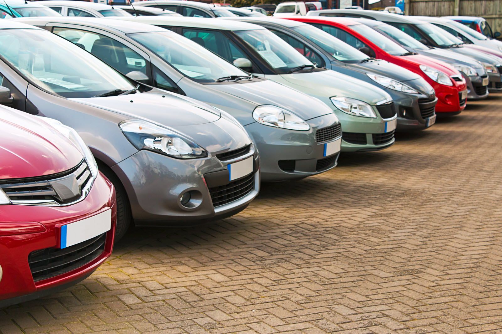 Nouvelles règles d'importation de voitures pour les Algériens expatriés