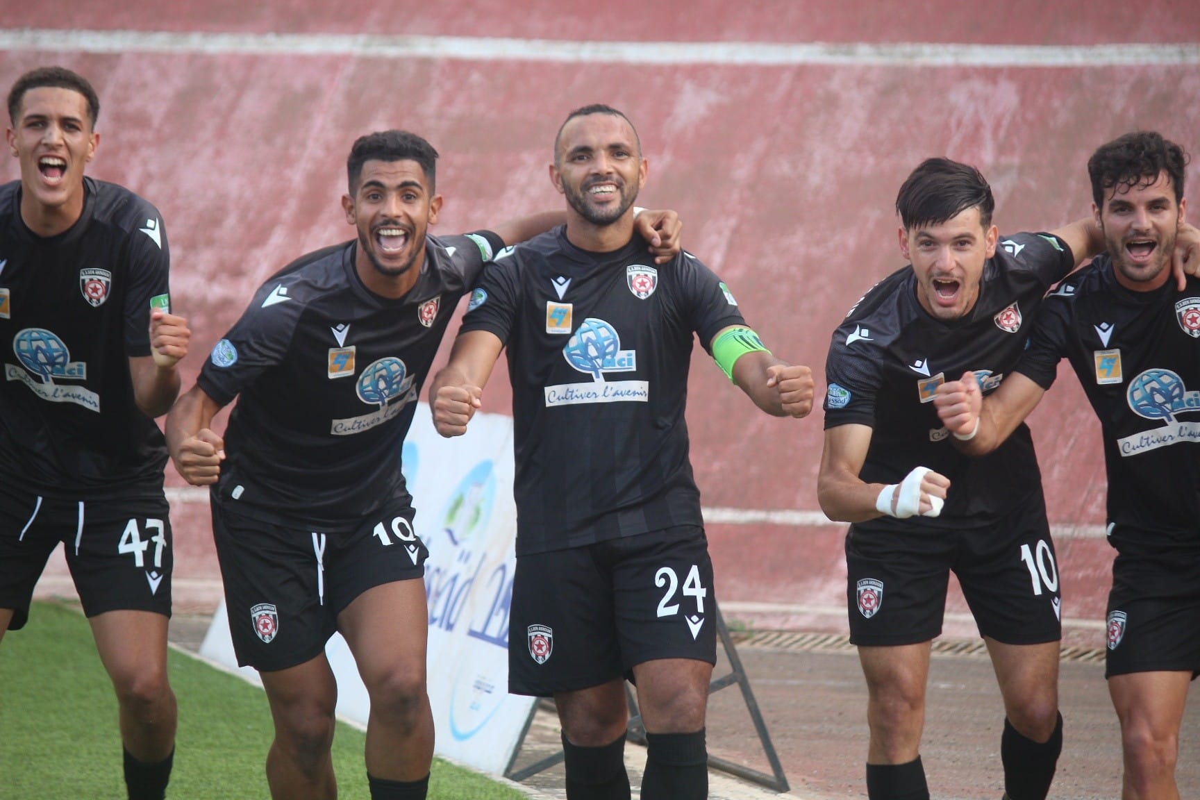 Walid Sadi célèbre l’accession historique de l’ES Ben Aknoun en Ligue 1