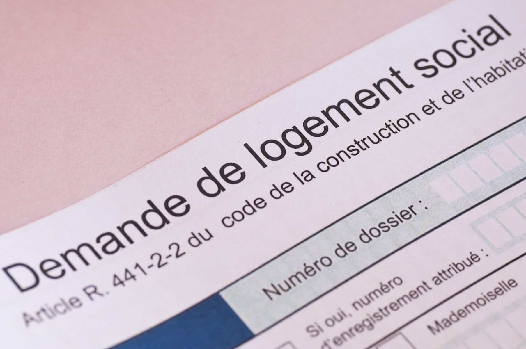 Formulaire de demande de logement social en France.