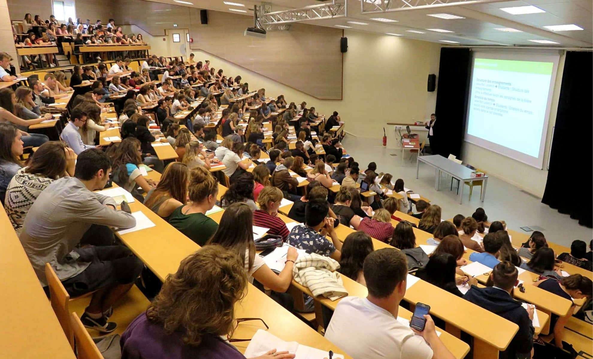 Etudes en France : les étudiants algériens face à un drame inédit