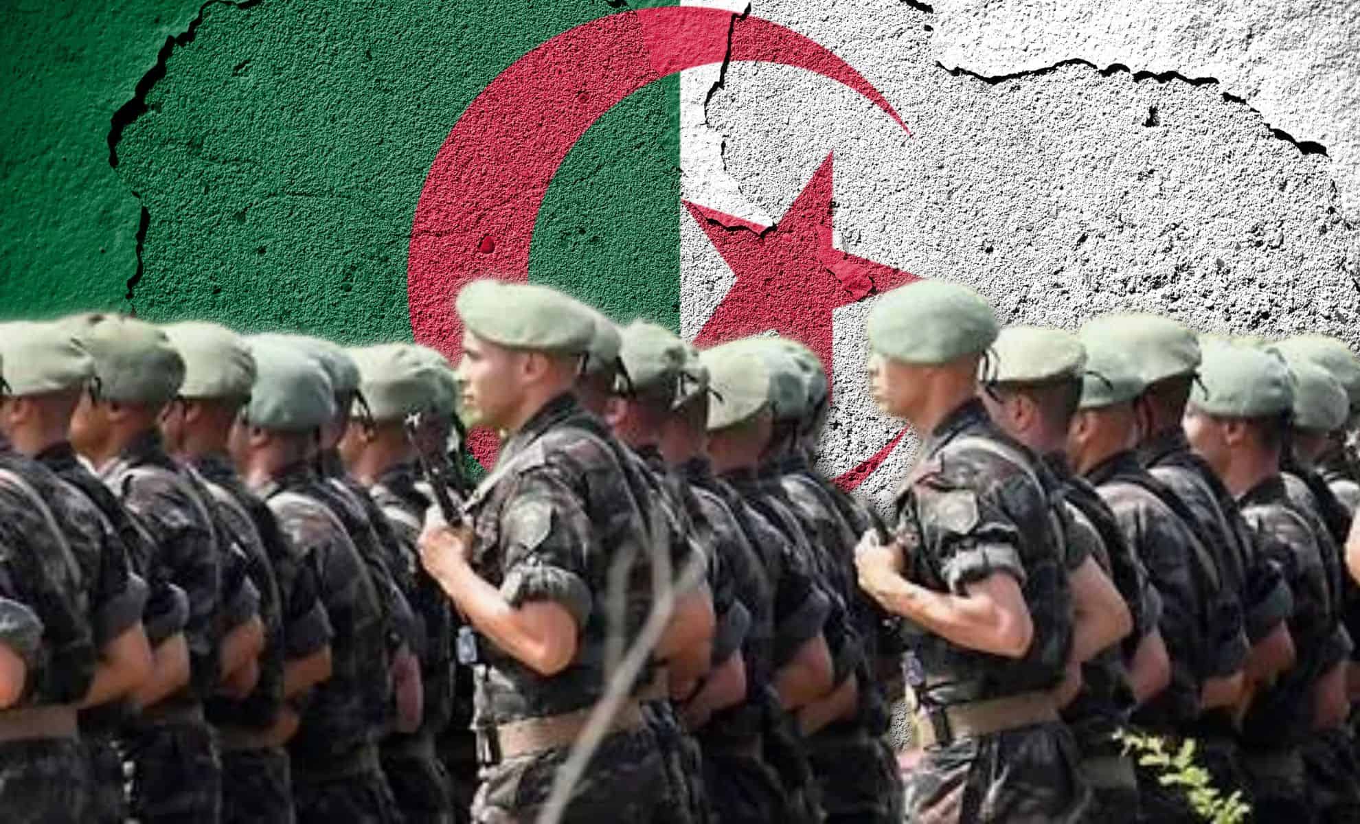 Soldats militaires en rang avec drapeau algérien en arrière-plan.