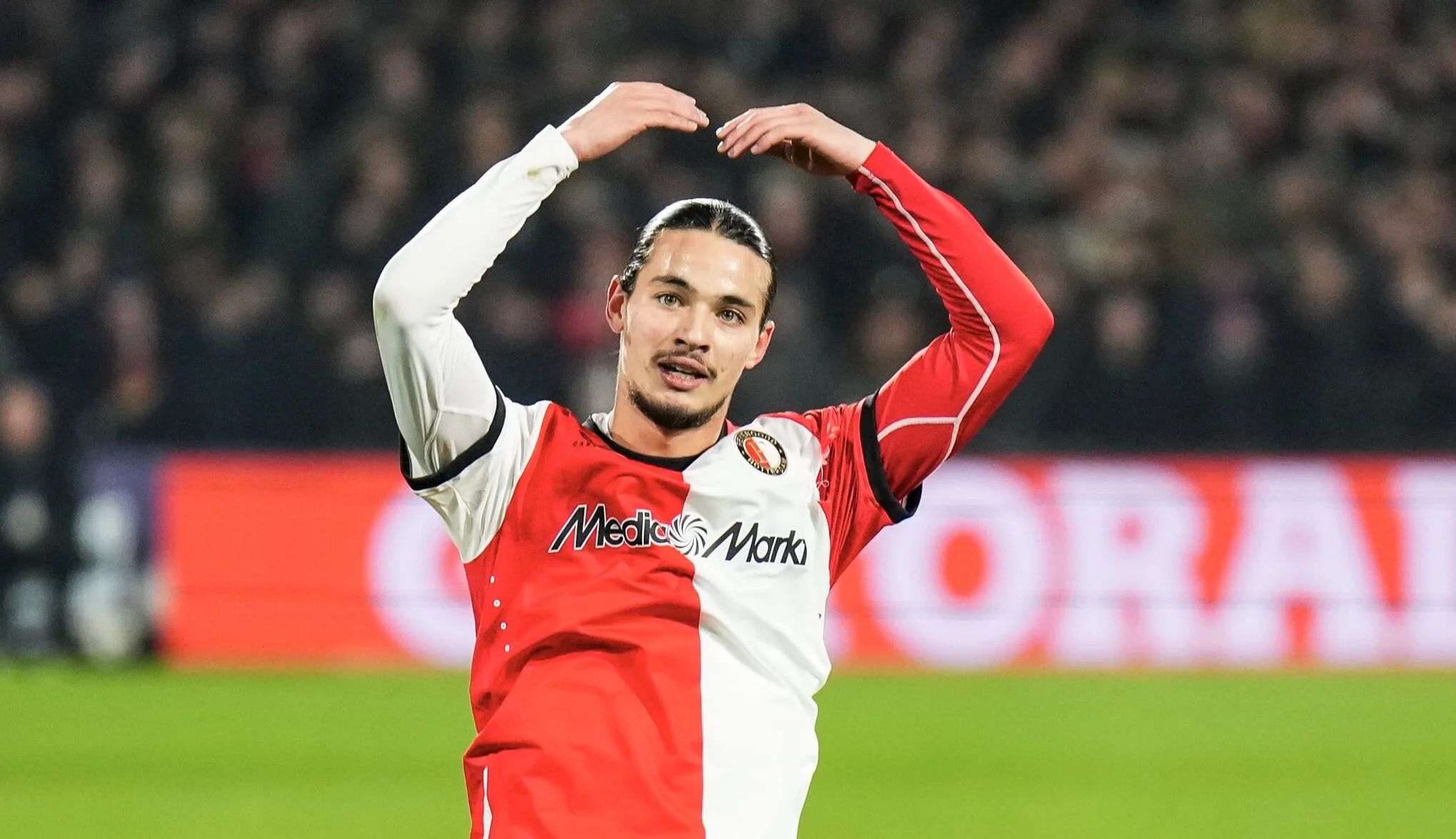 Anis Hadj Moussa choque le mercato : Feyenoord coupe l’herbe sous le pied de Benfica