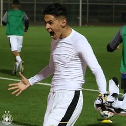 Khalil Darfalou en action lors d'un entraînement de football.